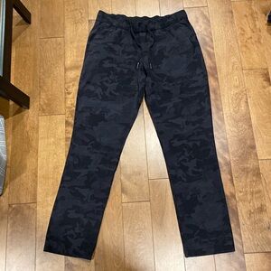 Lululemon black light weight pants